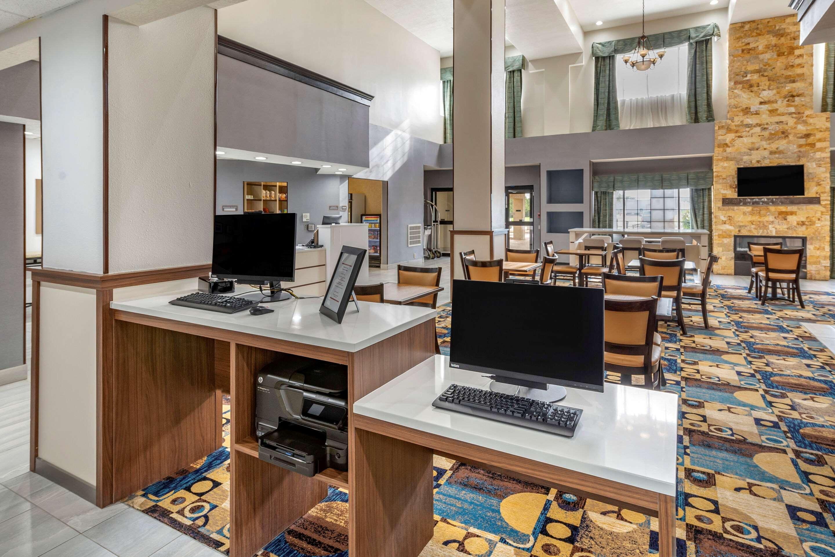 Comfort Suites Clovis Zewnętrze zdjęcie